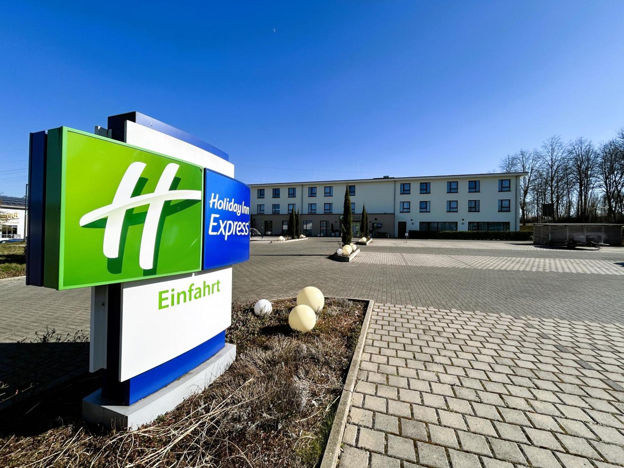 Holiday Inn Express - Merzig, an IHG Hotel Exterior foto
